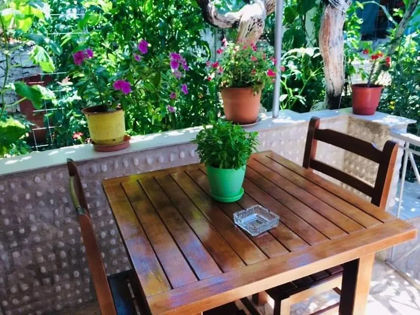 Relaxation Place 히마레 0*,  알바니아
